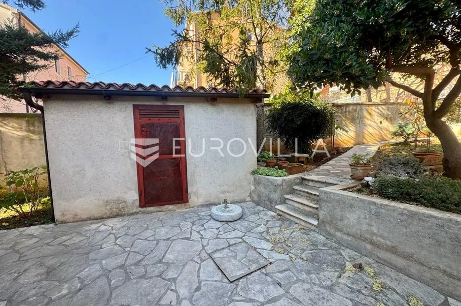 pula, samostojeća kuća s vrtom u blizini centra - slika 19