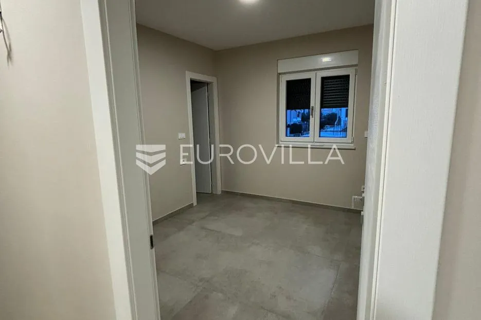 zadar, privlaka, luksuzno opremljen dvosoban stan 65,90 m² s vrtom - slika 8