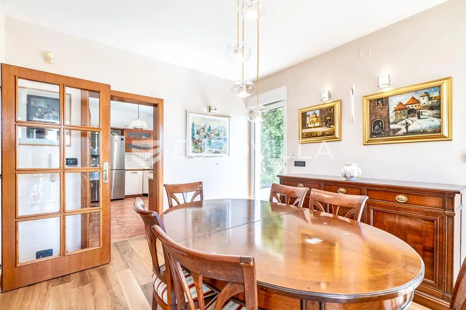 zagreb, vrhovec, atraktivna vila s vrtom i parkingom, 530 m² - slika 14