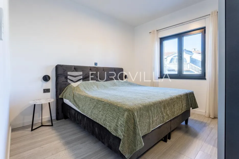 vodice, srima, dvosoban stan prizemlje, 50 metara od mora - slika 8
