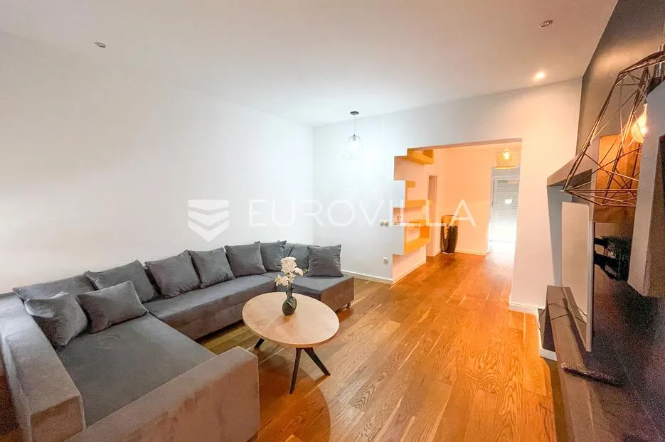 osijek, centar, stilski uređen dvosoban stan za najam, 71 m² - slika 3