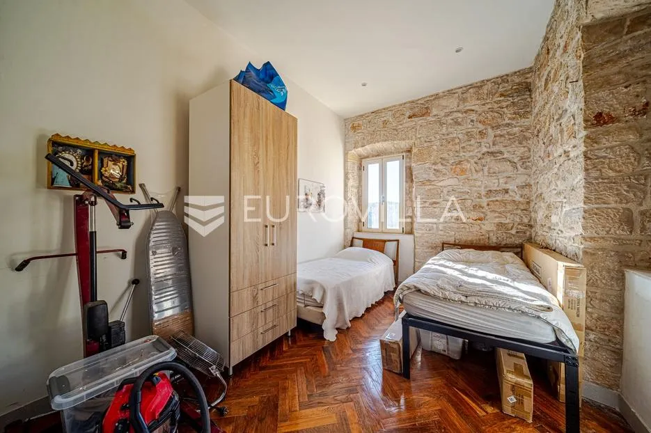 otok korčula, čara, kamena kuća u centru mjesta - slika 17