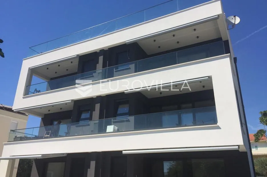 zadar, sveti filip i jakov, luksuzni dvoetažni penthouse s jacuzzijem, 2. red do mora - slika 26