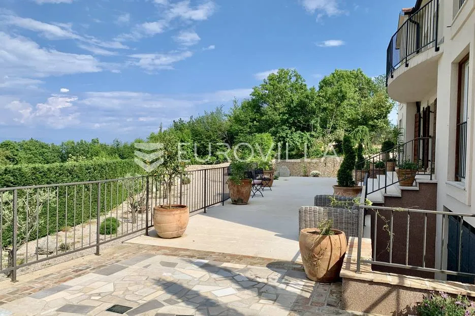 brseč - predivna luksuzna vila s bazenom i panoramskim pogledom na more - slika 51