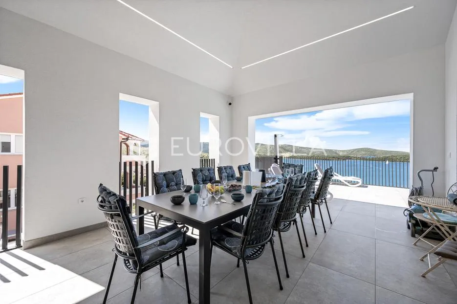 šibenik, žaborić, moderna villa s bazenom - slika 14