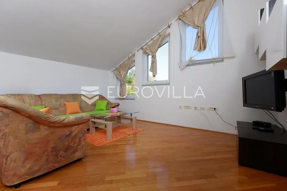 kastav, brestovice, četverosoban stan 85 m² s dnevnim boravkom u potkrovlju, dugoročni najam - slika 14