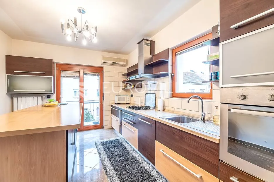 zagreb, pantovčak, uređen četverosoban 200 m2 - slika 5
