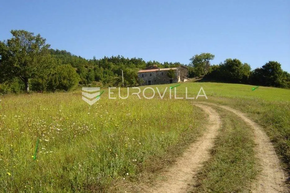 karojba, kompleks zemljišta na lokaciji koja pruža privatnost, 16,637 m2 - slika 13