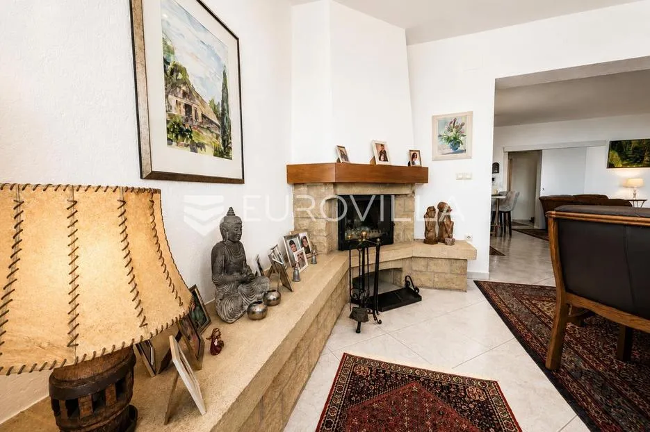 senj, četverosoban stan,155,85 m² s garžom i pogledom na more - slika 7