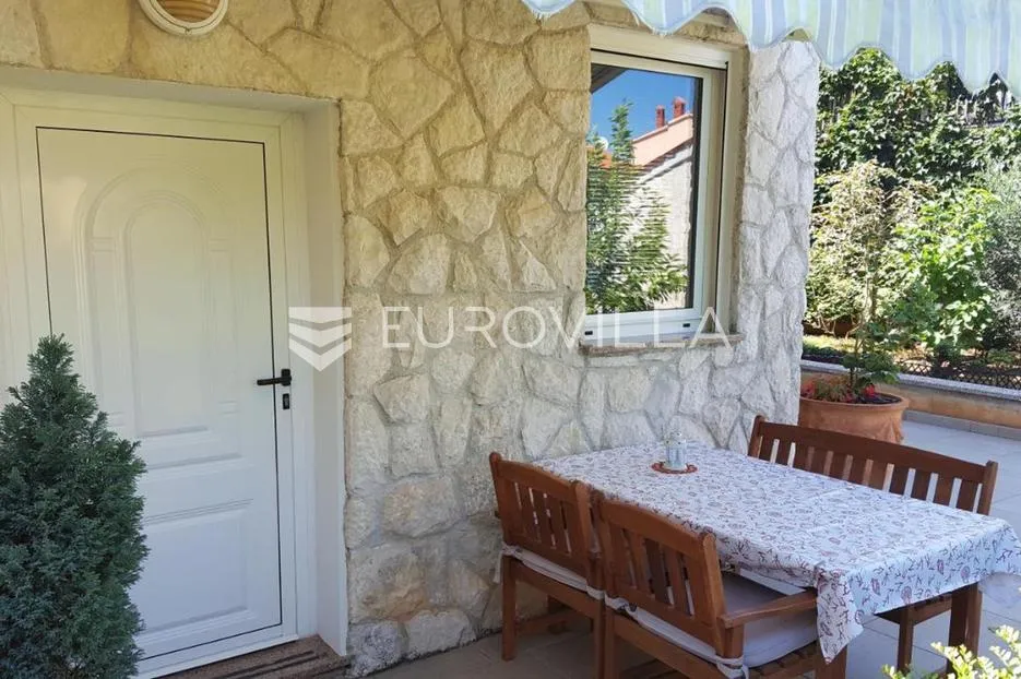 istra, medulin, banjole kvalitetna samostojeća kuća sa 6 stanova nkp 360 m2 u blizini mora - slika 24