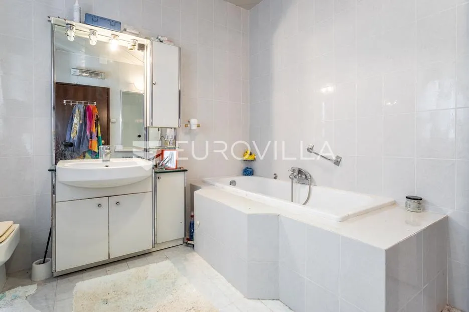 zaostrog, apartmanska kuća prvi red do mora - slika 18