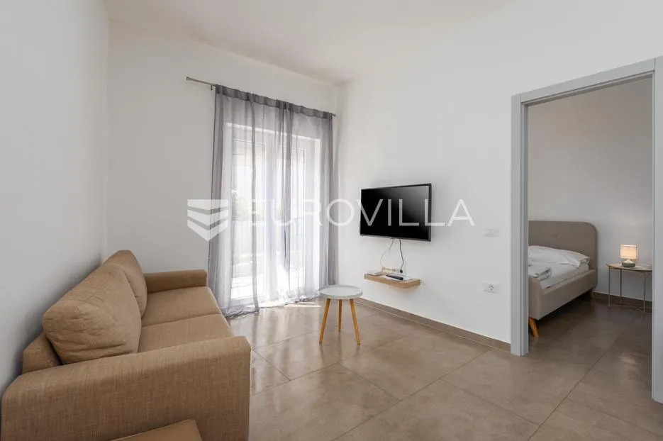 Istra, Pula, stan s bazenom, odlična prilika za investiciju i odmor