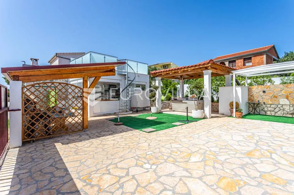 ražanj, mediteranska kuća s uređenom okućnicom, 150m od mora - slika 23