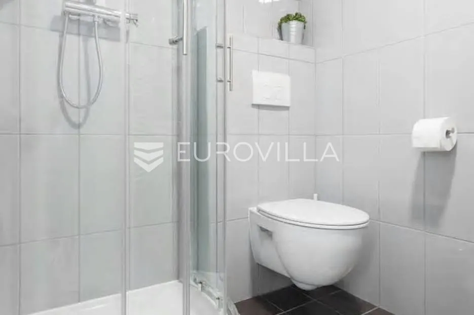 zagreb, centar, studio apartman 28 m² s dvorište, na korištenje - slika 9