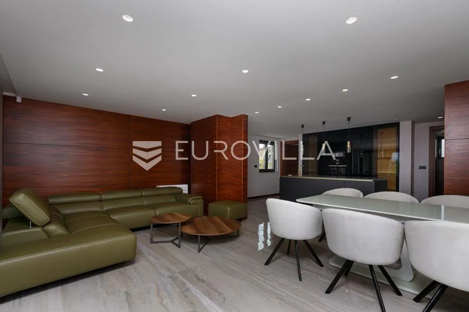 Malinska Dubašnica, 152,57 m² trosobni luksuzan stan s boravkom i bazenom - Zidarići, Malinska-Dubašnica