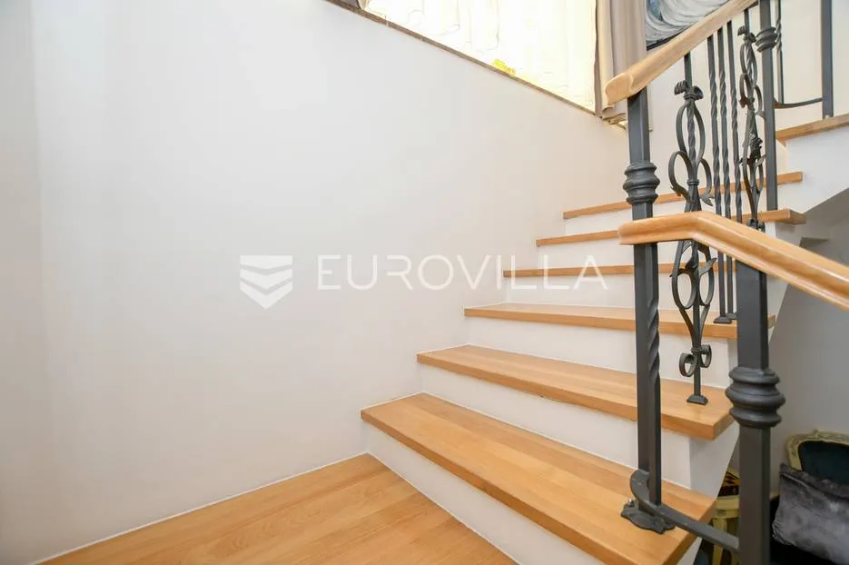 istra, umag, prekrasna kuća s bazenom prvi red do mora 430 m² - slika 22
