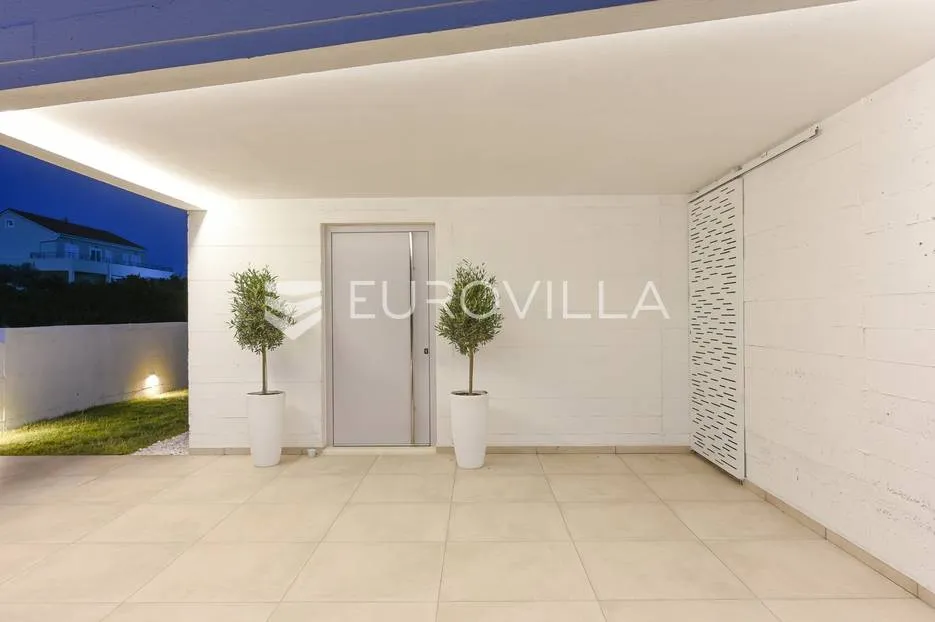 zadar, debeljak, luksuzno opremljena villa s bazenom i pogledom na more - slika 23