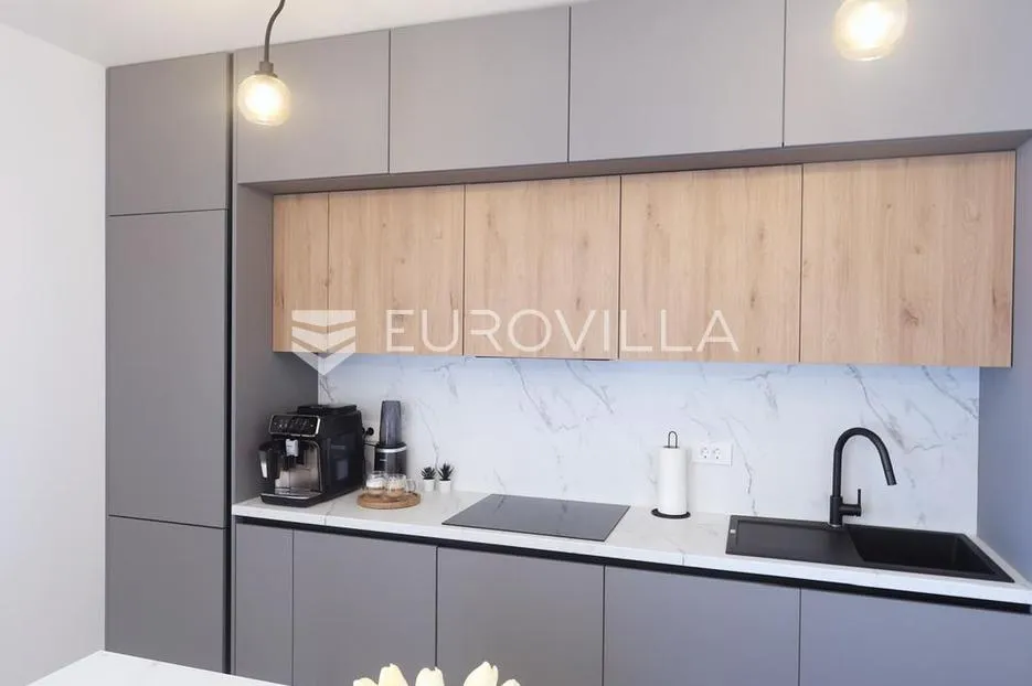 zaton, moderna vila s bazenom i velikom okućnicom - slika 12