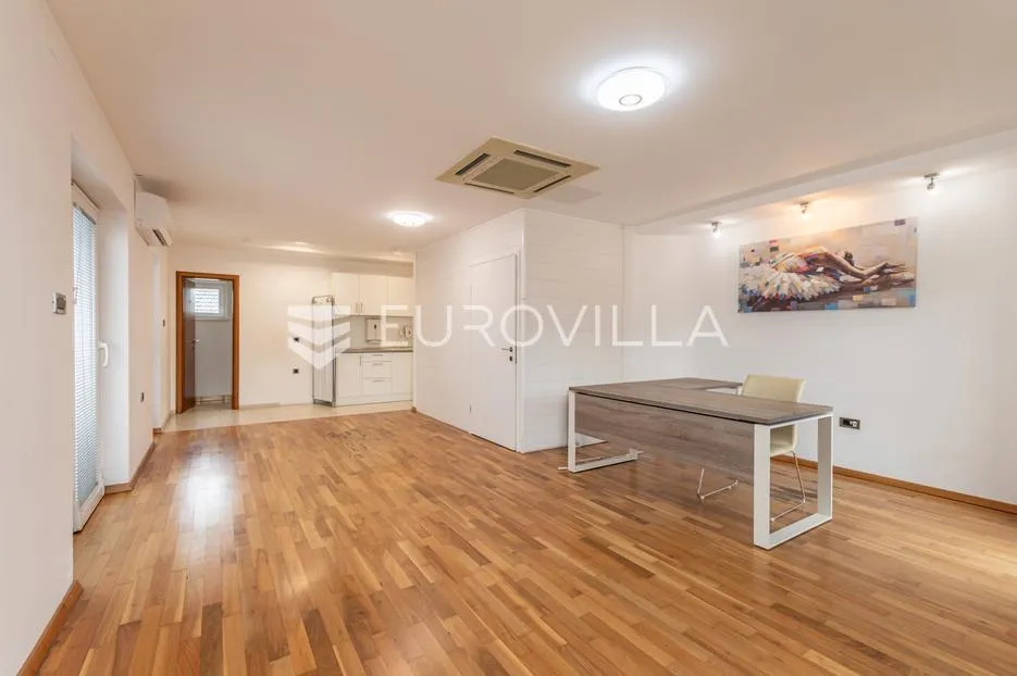 Varaždin, Centar, atraktivan poslovni prostor površine 228 m²