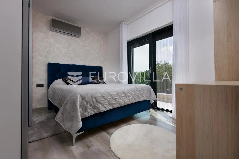 malinska, prekrasna vila s 3 stambene jedinice, bazen, pogled na more - slika 10