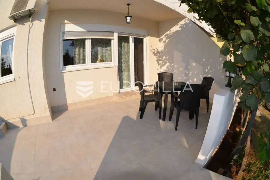 medulin, samostojeća kuća s tri apartmana nkp 240 m2 i pogledom more - slika 21