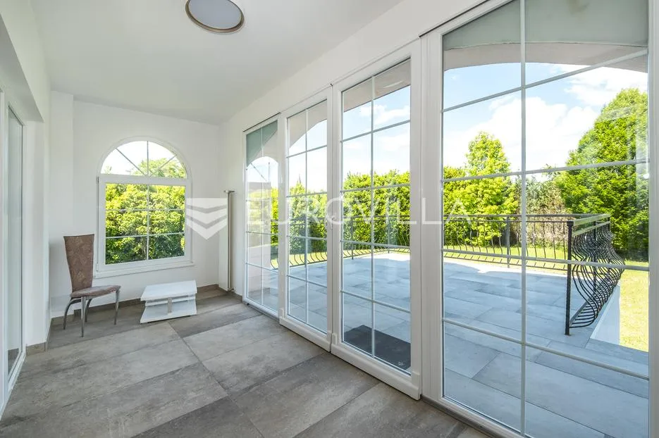 samobor, perivoj, obiteljska vila netto površine 323 m² na zemljištu 2.087 m² - slika 34