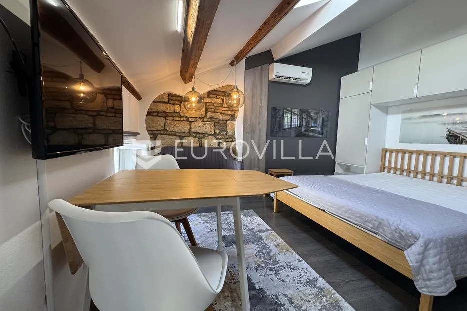istra, rovinj, funkcionalan studio 19.8 m² na 4. katu u centru grada - slika 6