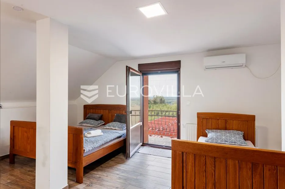 aljmaš, dugoročni najam, vila s dva bazena i pogledom na dunav - slika 24
