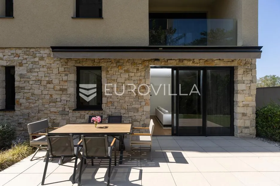 istra, savudrija, petram resort, elegantan stan u prizemlju s vlastitim vrtom - slika 22