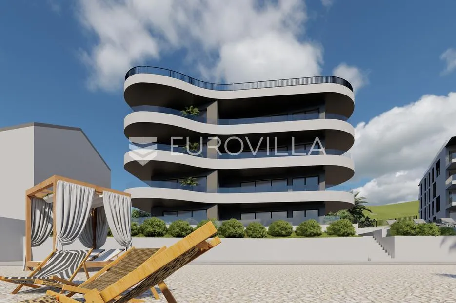 okolica trogira, luksuzni penthouse direktno na plaži - slika 2