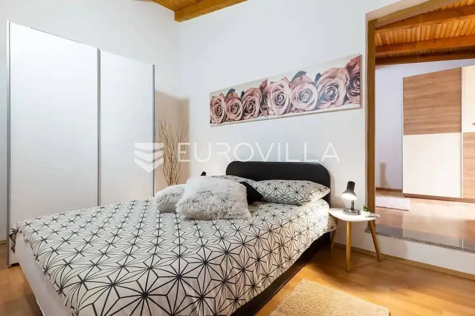 istra, pula - veli vrh, dvije samostojeće prizemnice sa bazenom nkp 50 m2 i 90 m2 - slika 23