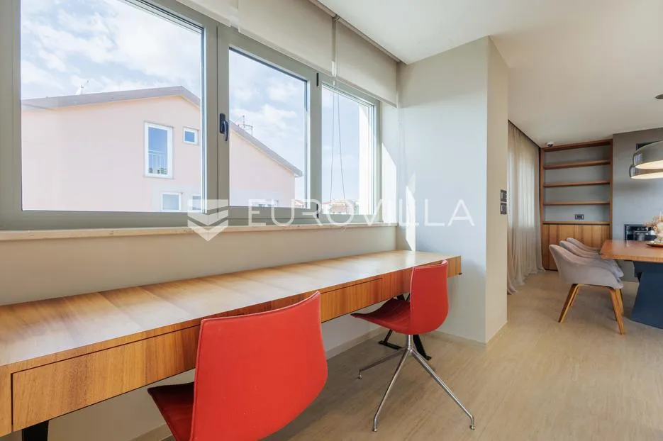 istra, novigrad, luksuzan penthouse 135 m², dvije spavaće sobe, pogled na more, parking - slika 29