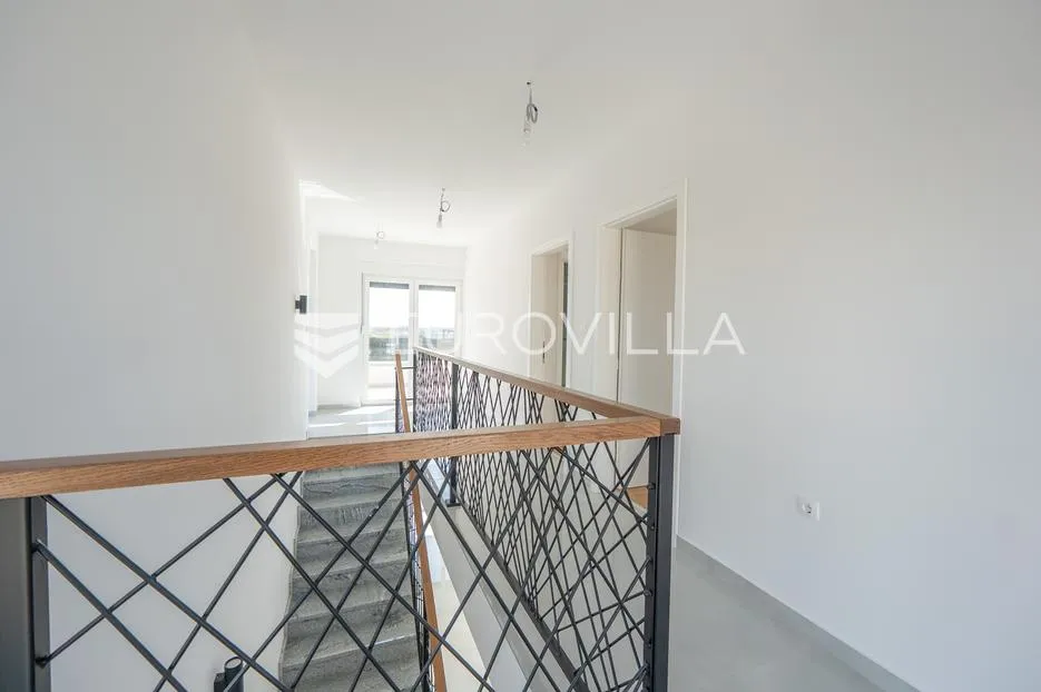 zadar, privlaka, ekskluzivna višetažna vila u privlaci s bazenom - slika 5