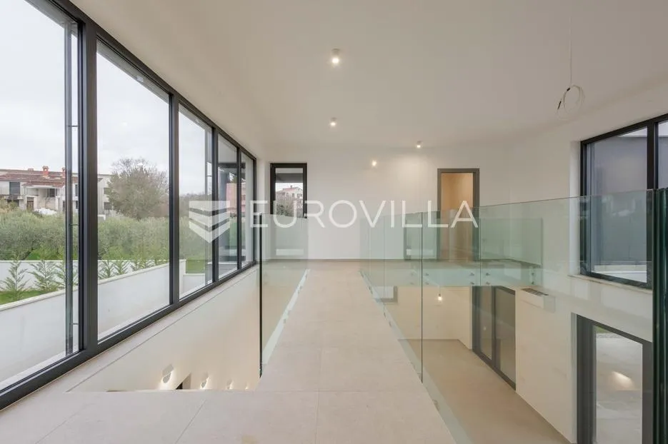 istra, pomer, unikatna, moderna villa 20 m od mora 417 m² - slika 46