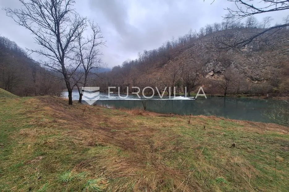 Barilovići, Perjasica, poljoprivredno zemljište 5240 m² na samoj rijeci Korani, mogućnost gradnje - Perjasica, Barilović