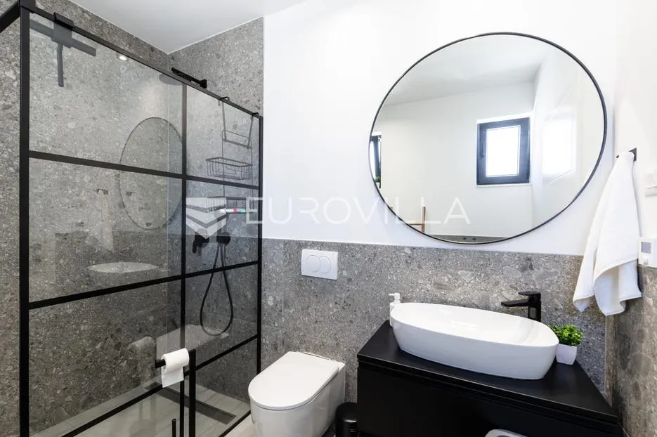 zadar, vrsi, luksuzna vila s bazenom 261 m² - slika 16