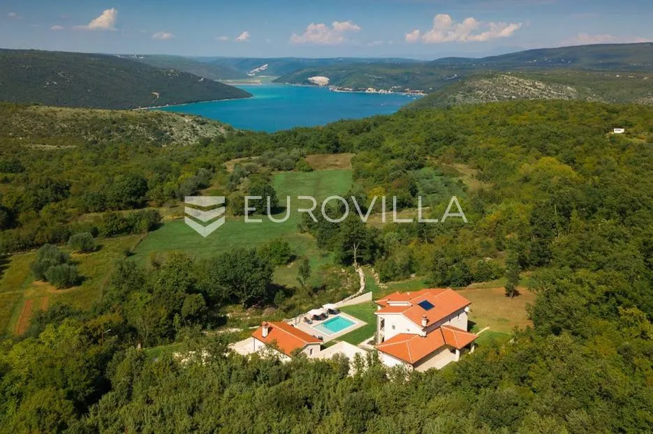 Istra, Rakalj, prekrasna vila s bazenom i pogledom na more na 1000 m² zemljišta - Rakalj, Marčana