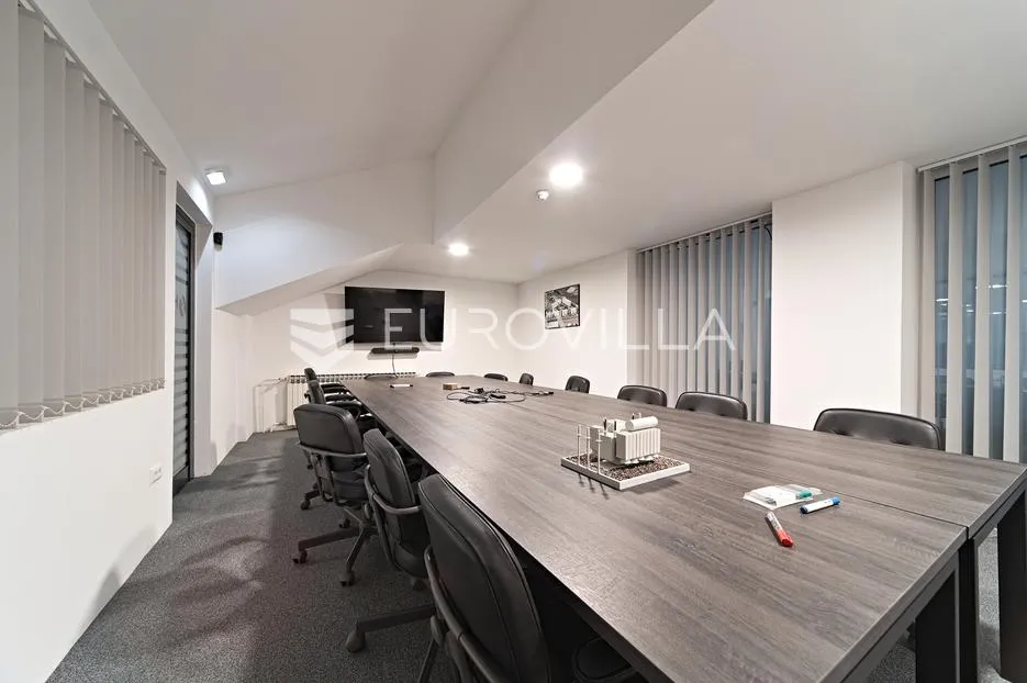 osijek, centar, poslovni prostor od 500 m² na tri etaže - slika 11