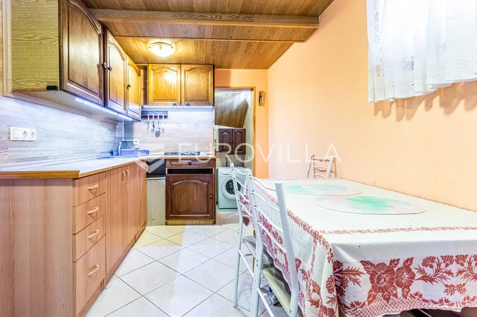 vodice, apartmanska kuća u blizini mora - slika 18