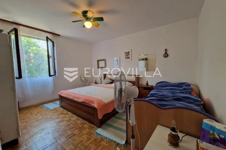 vir, apartmanska kuća s 3 jedinice, velikom okućnicom i potencijalom za bazen blizu centra - slika 21
