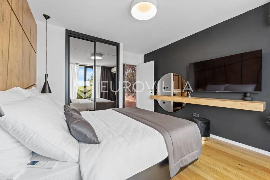istra, medulin, prekrasna moderna dvojna vila 220 m² - slika 7