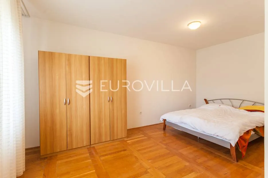 zagreb mikulići samostojeća kuća 300 m² na parceli 520 m² - slika 17