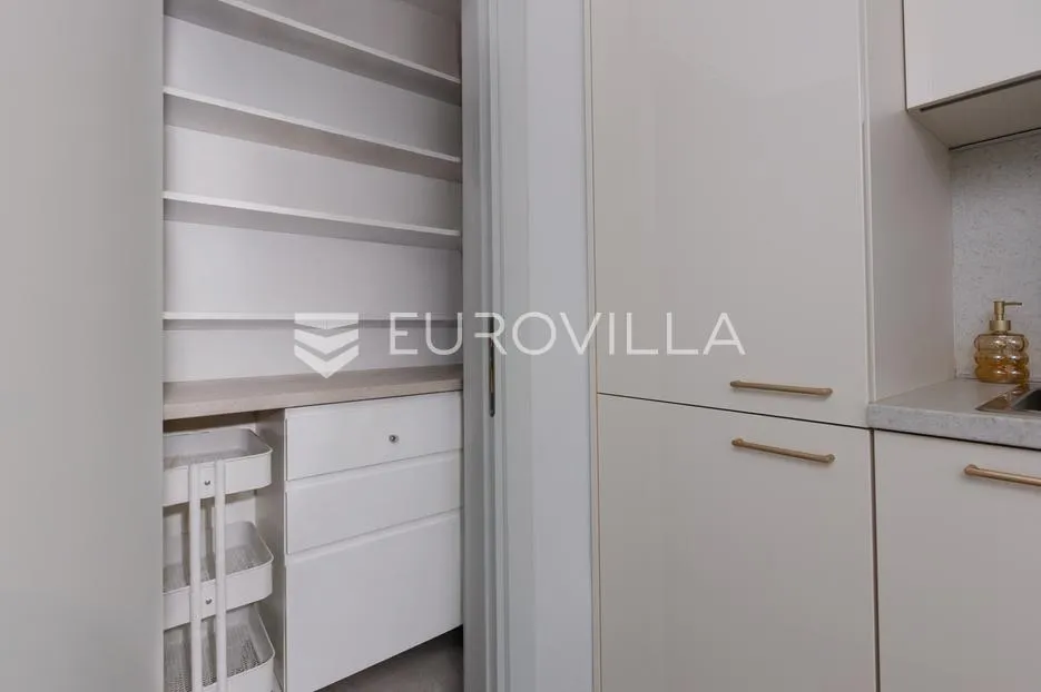 rijeka, donja vežica, potpuno adaptiran i moderno uređen dvosoban stan 49 m² - slika 3
