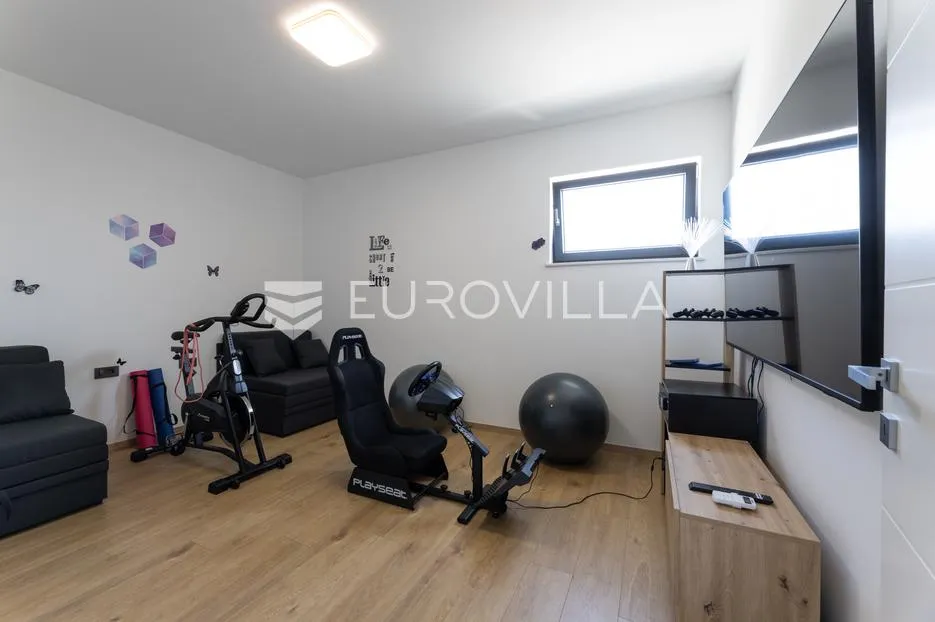 primošten, prekrasna vila s bazenom i pogledom na more, 311,56 m² - slika 17
