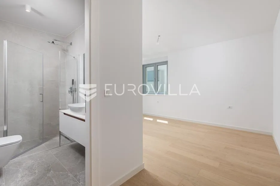 opatija, centar, atraktivan višesoban stan u novogradnji s 4 parkirna mjesta nkp 254 m2 - slika 23
