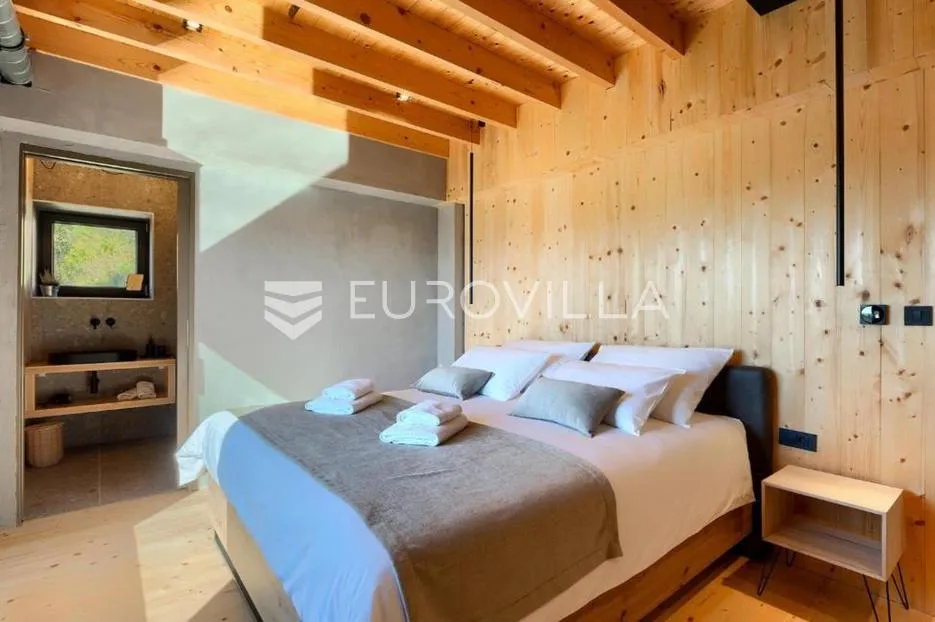 istra, motovun, luksuzna dizajnerska vila s infinity bazenom i panoramskim pogledom - slika 20