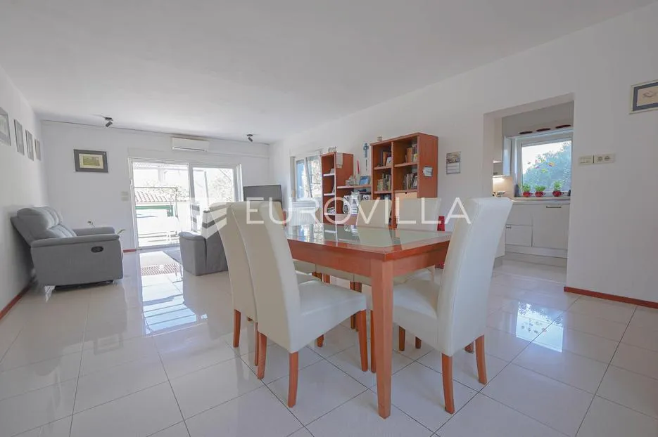 zadar, bokanjac, prostrana kuća površine 376 m² s velikim potencijalom - slika 14