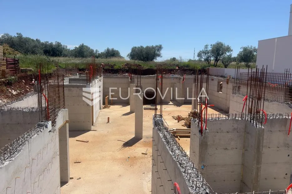 istra, umag okolica, atraktivno građevinsko zemljište s luksuznim projektom i građevinskom dozvolom - slika 12