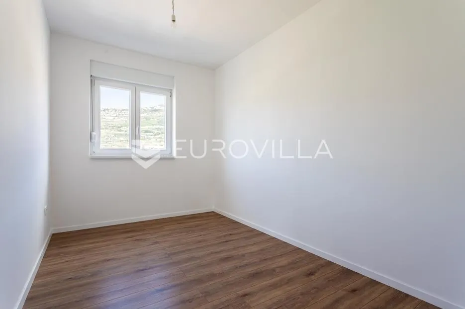 kaštel stari, trosoban stan s pogledom na more i dva parkirna mjesta - slika 9