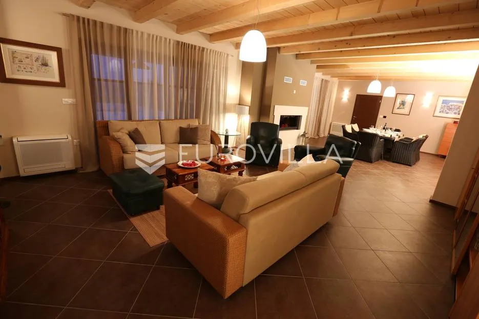 istra, savičenta, juršići, moderna vila 400 m2 na velikoj okućnici 1986m2 - slika 10